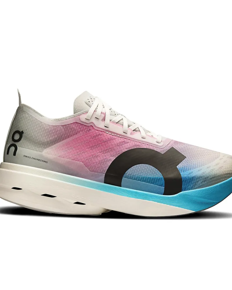 Women's On Cloudboom Strike