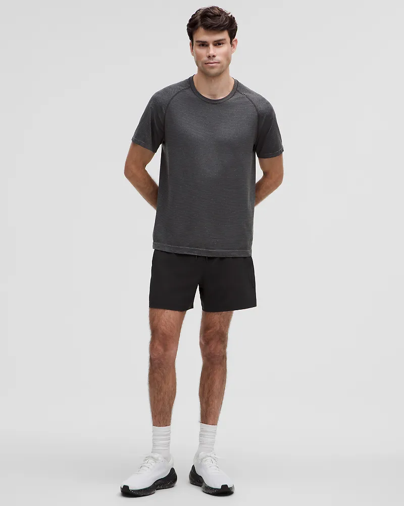 Men's lululemon Pace Breaker Lined Short 7" 6 Men's lululemon Pace Breaker Lined Short 7"