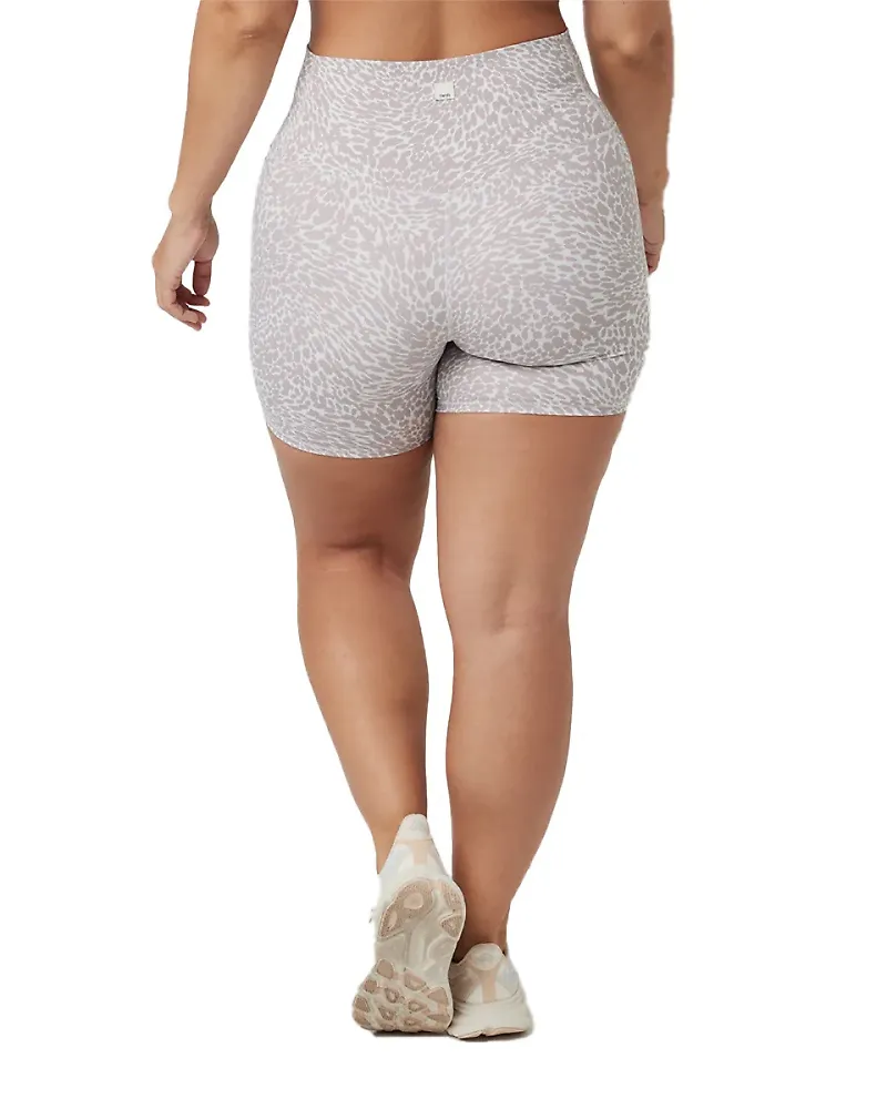 Women's Vuori Studio Pocket Short 4 Women's Vuori Studio Pocket Short